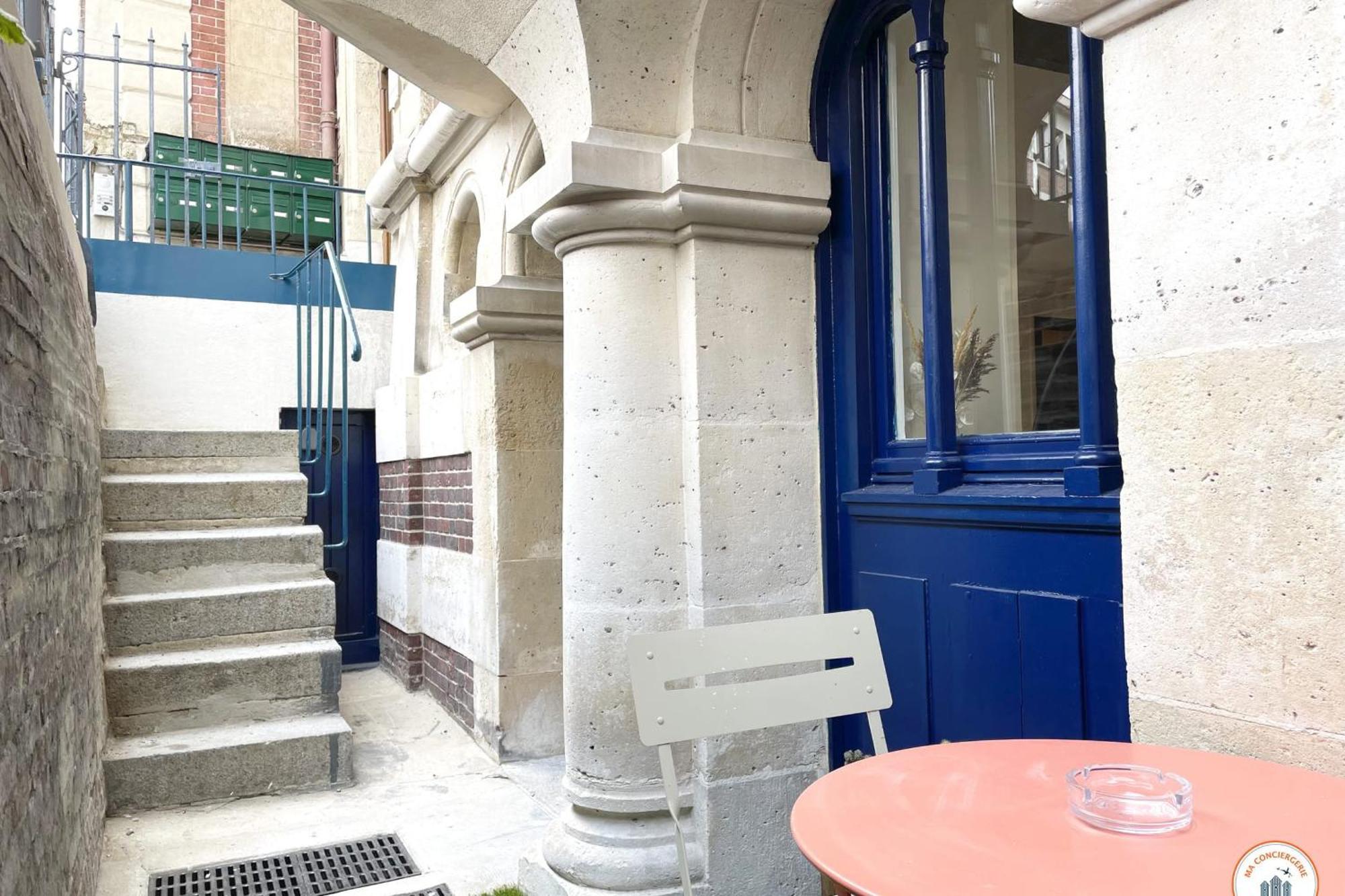 The Station - 50m Gare